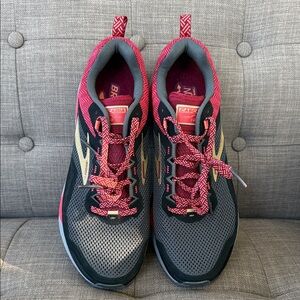 Brooks Women's Athletic Shoes - Black, Pink, and Gold